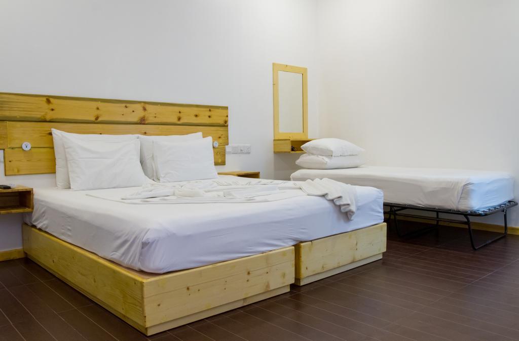 Royal Pearl Inn Maafushi Buitenkant foto