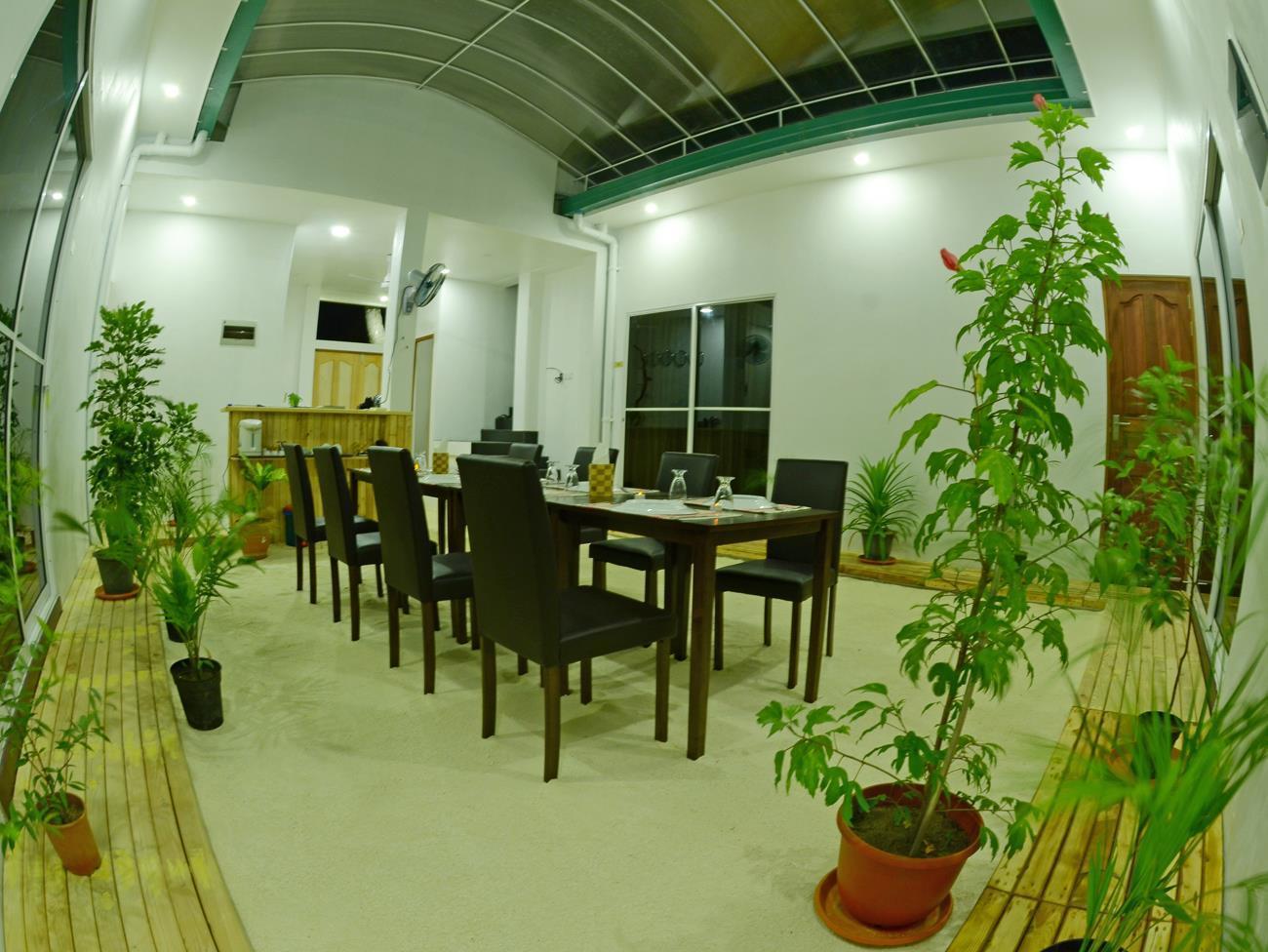 Royal Pearl Inn Maafushi Buitenkant foto