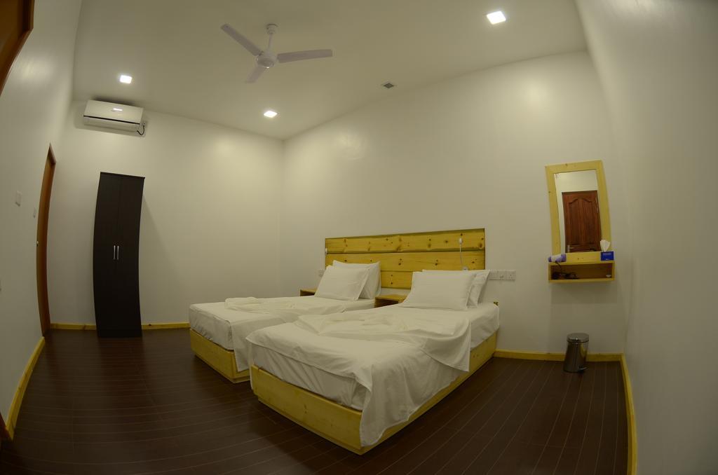 Royal Pearl Inn Maafushi Buitenkant foto