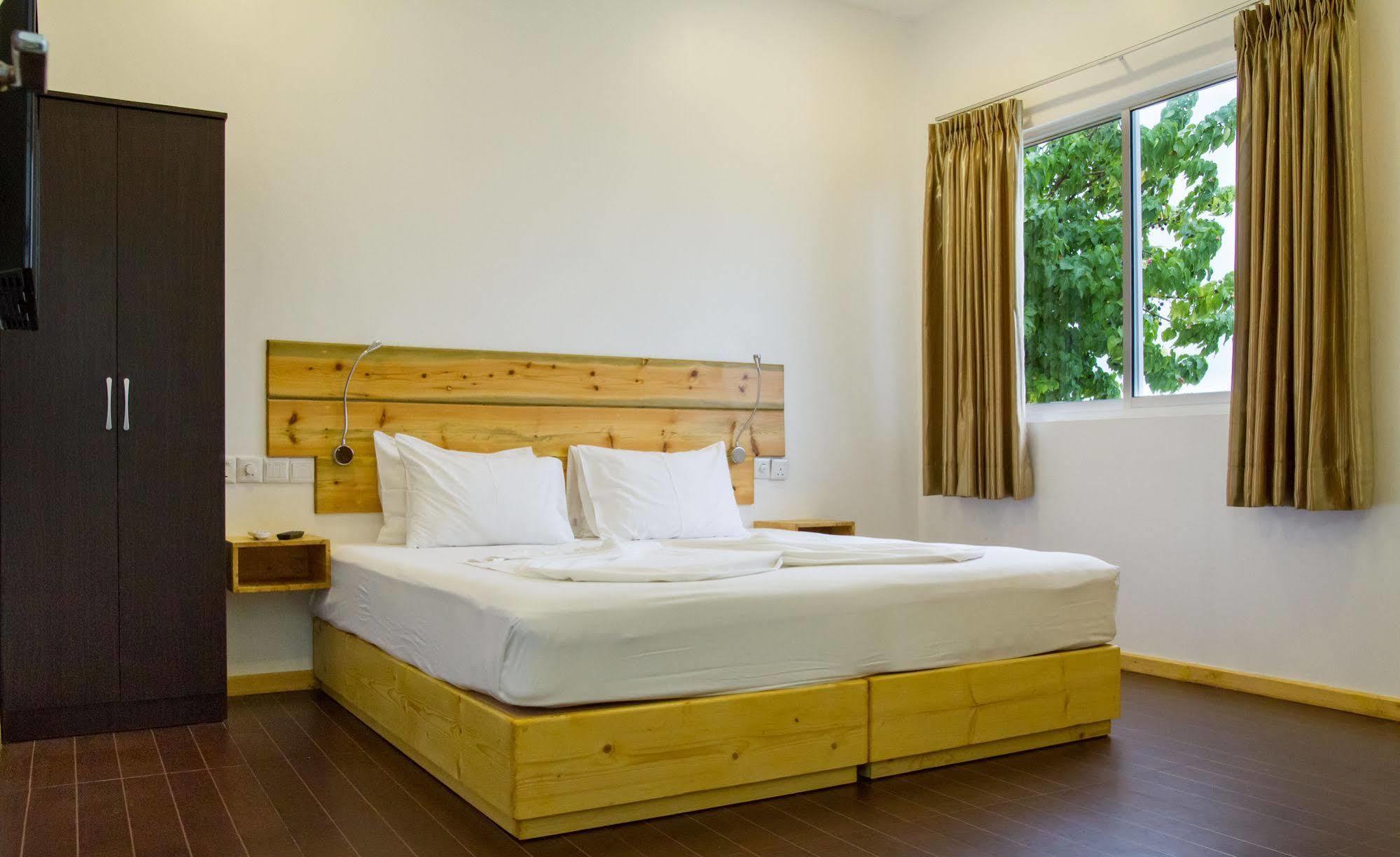 Royal Pearl Inn Maafushi Buitenkant foto