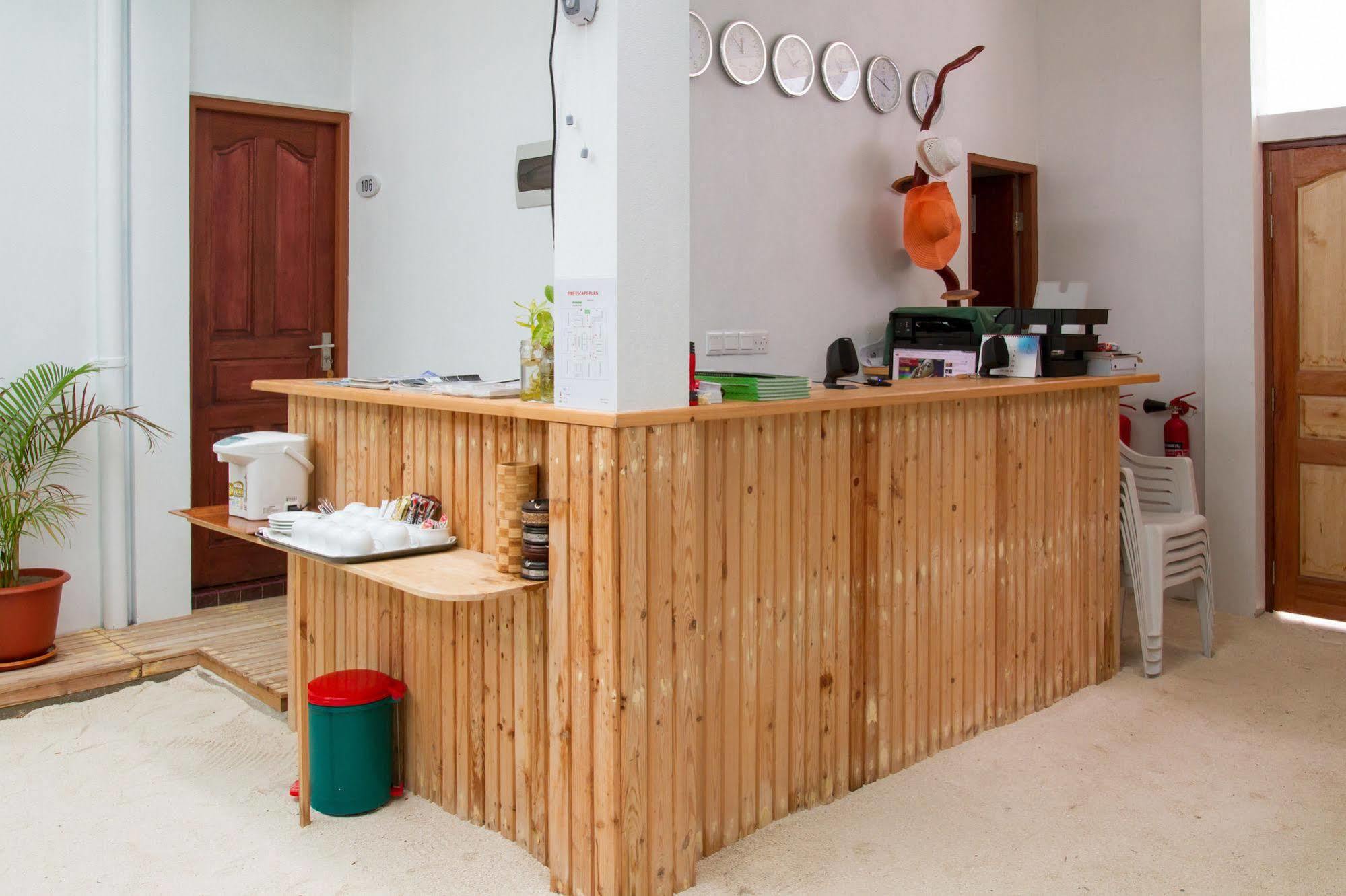Royal Pearl Inn Maafushi Buitenkant foto