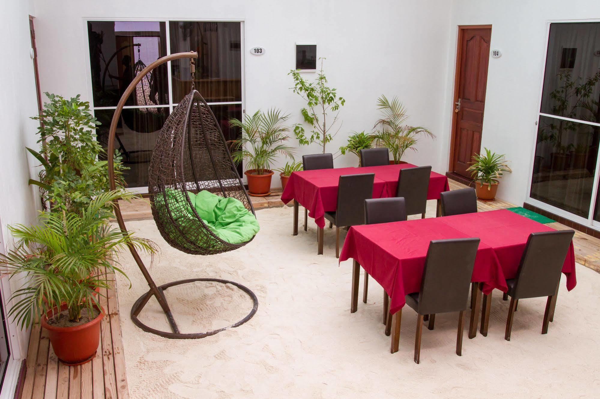 Royal Pearl Inn Maafushi Buitenkant foto