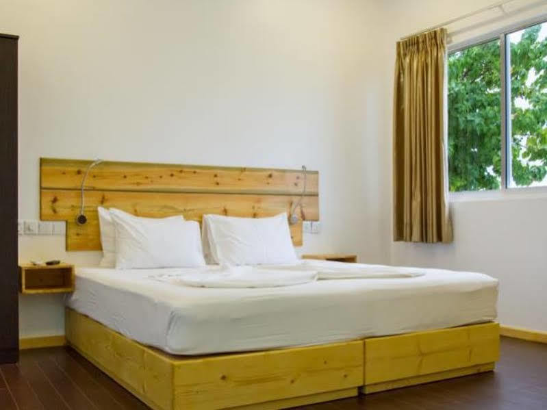 Royal Pearl Inn Maafushi Buitenkant foto
